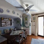 La Maison Bleue