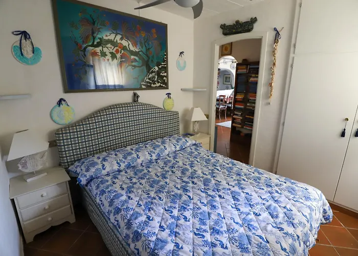 度假居 La Maison Bleue 罗萨岛